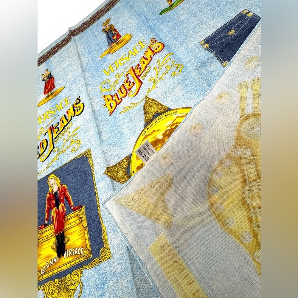 🛍️SALE🛍️ GIANNI VERSACE 1990s Vintage Scarf Versace Red & Blue Jeans Bandanna - Picture 8 of 10